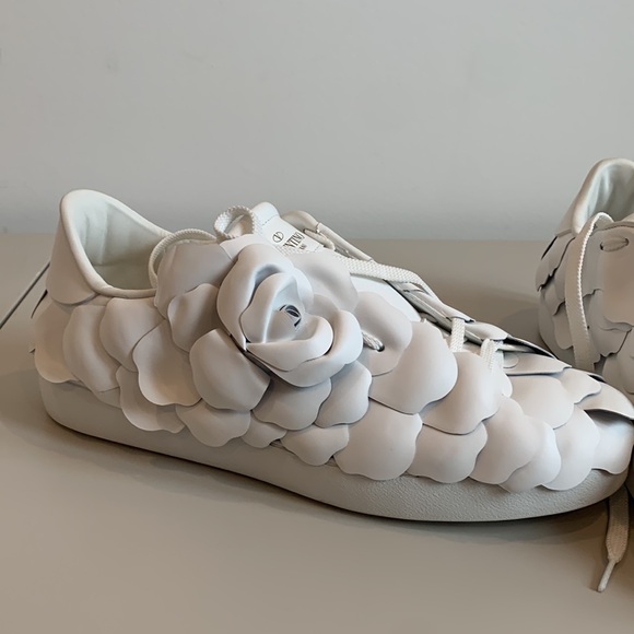 Brand new. Genuine Valentino Garavani Rose petal Sneakers - Picture 7 of 14